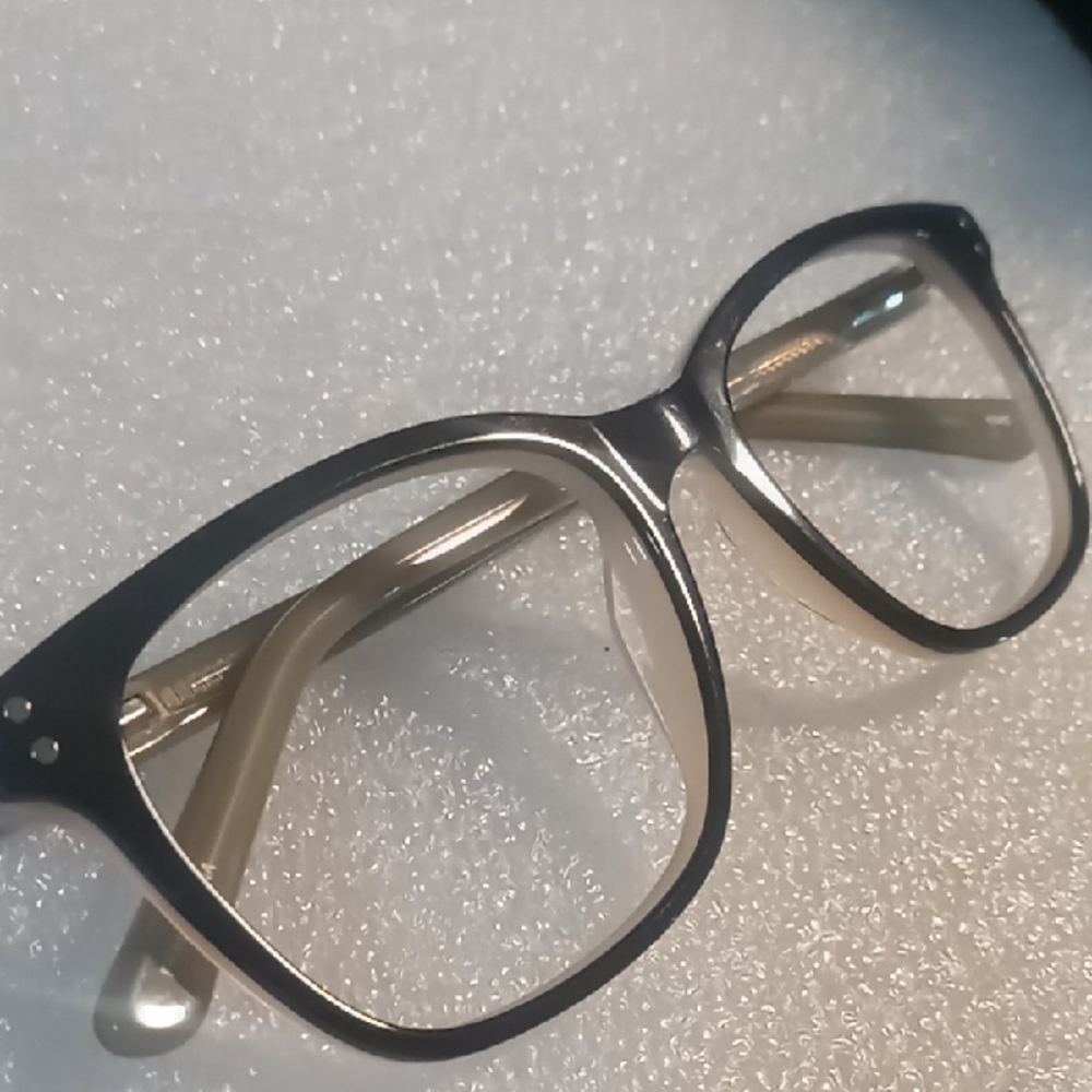 Warby Parker Classic Black & Beige Two Tone Eyeglasses. Wp8100